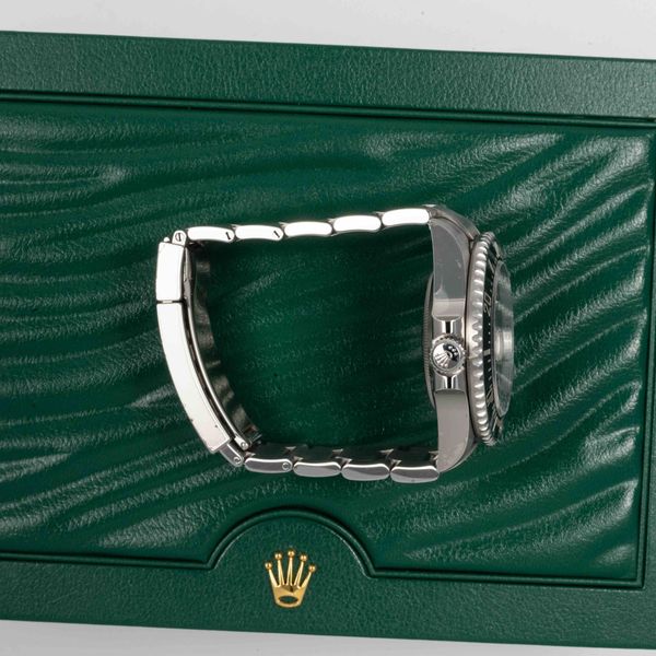 Rolex Sea-Dweller 126600